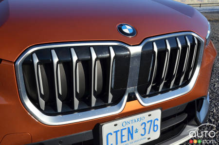 Front grille of 2023 BMW X1 xDrive28i